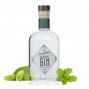 Gin com receita vintage é mais um dos rótulos de bebidas destiladas produzidas pela Ouropretana