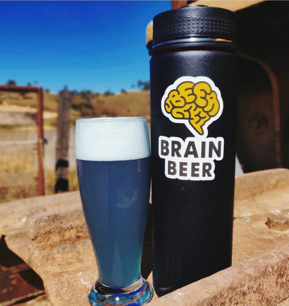TrololoInOut, a cerveja diferentona azul colaborativa entre Brain Beer e Etanoiss
